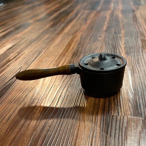 Iron Cauldron w/Handle