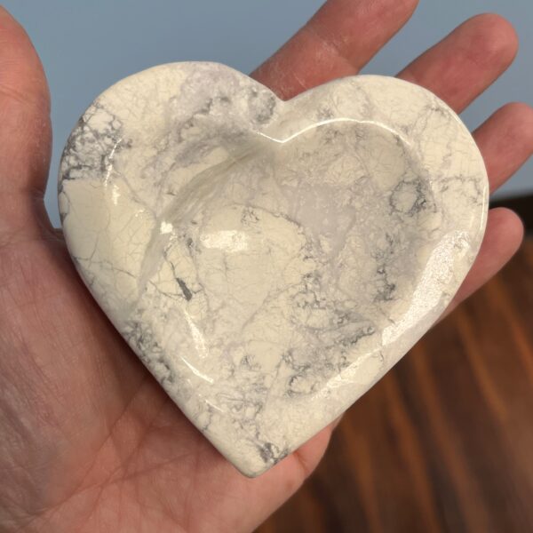 Howlite Heart Bowl