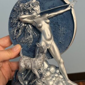 Moon Diana 7”